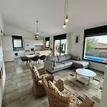 Vakantiehuis Modernes Einfamilienhaus Mit Pool By Interhome Torroella de Montgrí