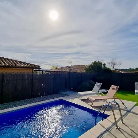 Modernes Einfamilienhaus Mit Pool By Interhome Vakantiehuis Torroella de Montgrí
