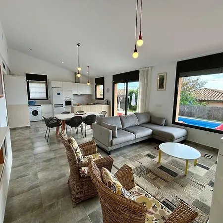 Casa vacanze Modernes Einfamilienhaus Mit Pool By Interhome Torroella de Montgrí